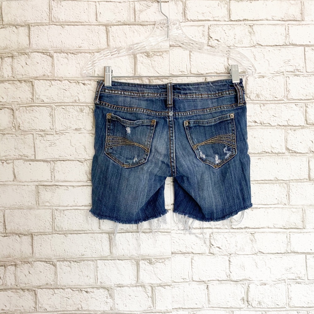 Decree Super Skinny Distressed Shorts Size 3 - Picture 4 of 6